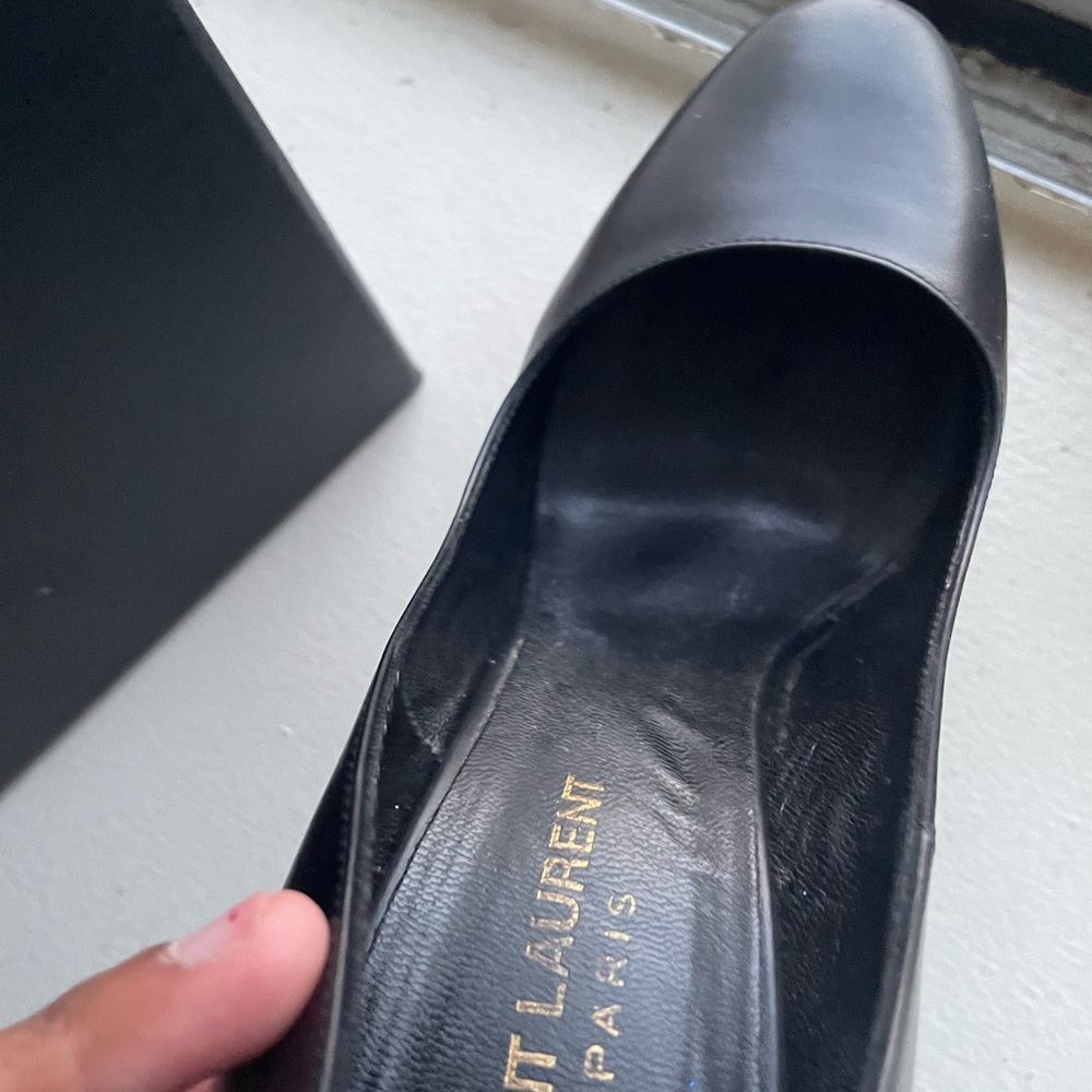 Saint Laurent Black and Gold Ziggy 105 Leather Pumps - Picture 6 of 16
